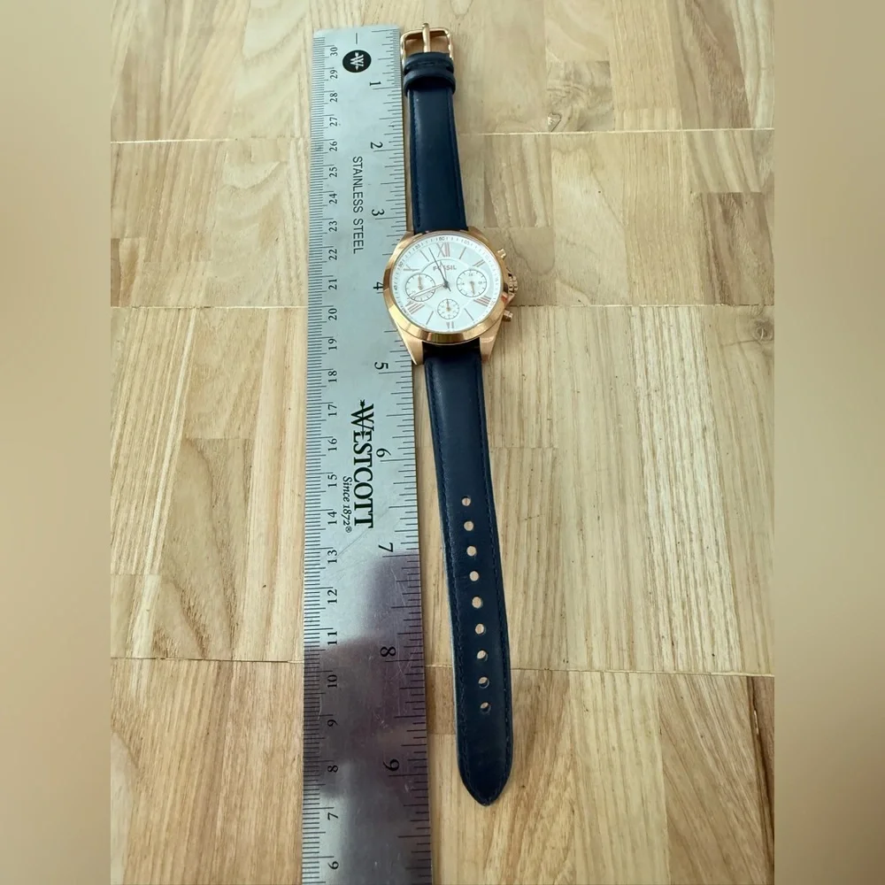 Fossil ladies rose gold tone navy blue leather dress watch NEW BATTERY
